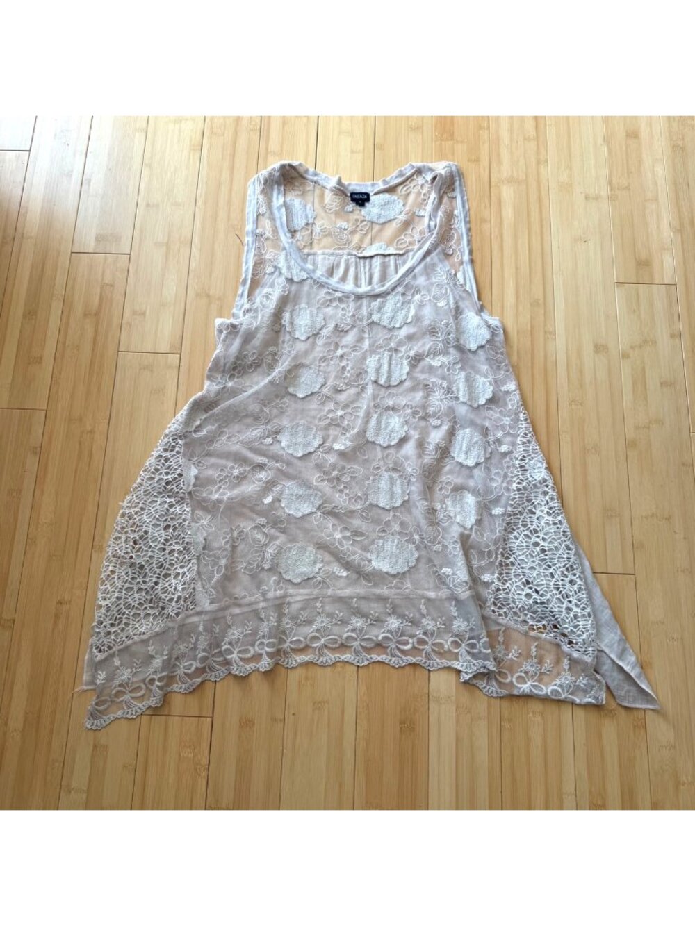 Fantazia Women's Tank Top Sz M White Sheer Lace Sleeveless Swing Flowy Bohemian